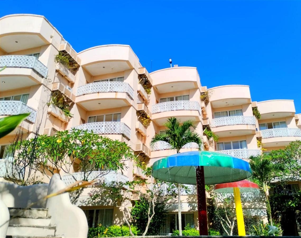 Hawaii Resort Family Suites Anyer Kültér fotó